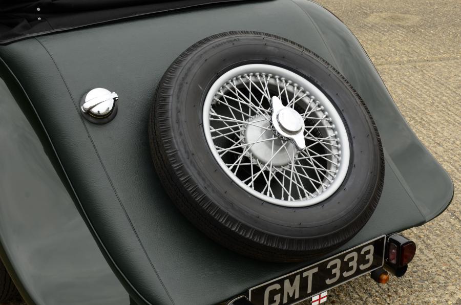 Детали экстерьера Aston Martin 15/98 2/4-Passenger 1937 года  (фото 9 из 27)